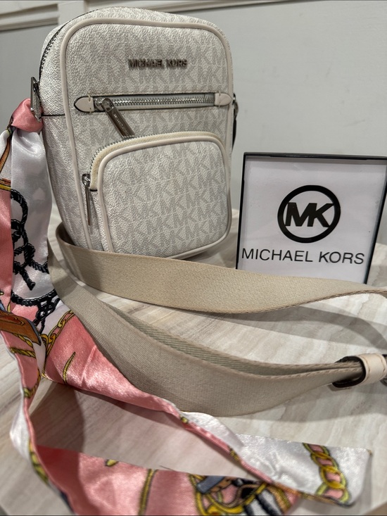 Michael Kors Handbags - Michael Kors Bag Travel Small Jet Set Logo White Cream Leather Crossbody